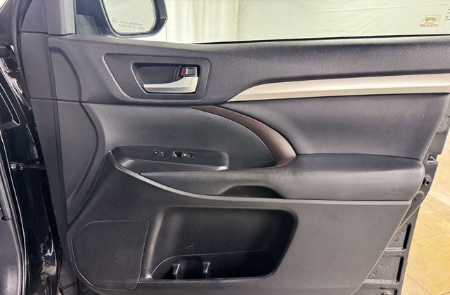2019 Toyota Highlander XLE AWD - 23090014 - 18