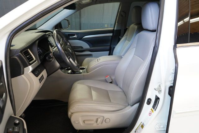 2019 Toyota Highlander XLE V6 - 23076915 - 10