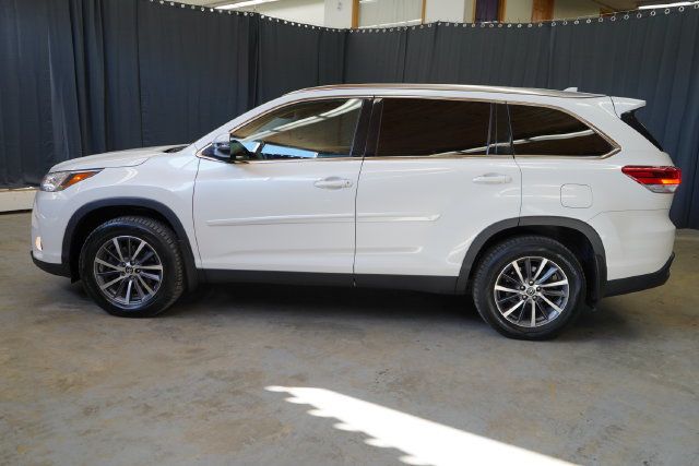 2019 Toyota Highlander XLE V6 - 23076915 - 3