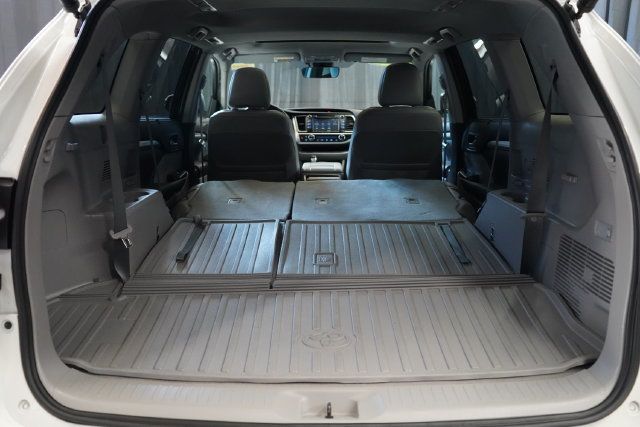 2019 Toyota Highlander XLE V6 - 23076915 - 39