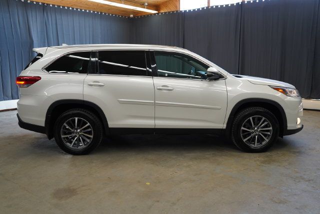 2019 Toyota Highlander XLE V6 - 23076915 - 7