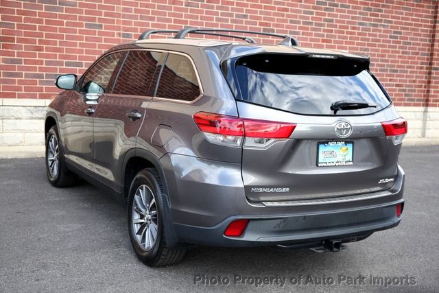 2019 Toyota Highlander XLE V6 AWD - 22843568 - 16