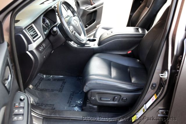 2019 Toyota Highlander XLE V6 AWD - 22843568 - 19