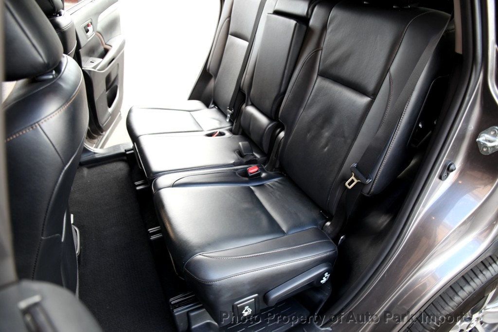 2019 Toyota Highlander XLE photo 21