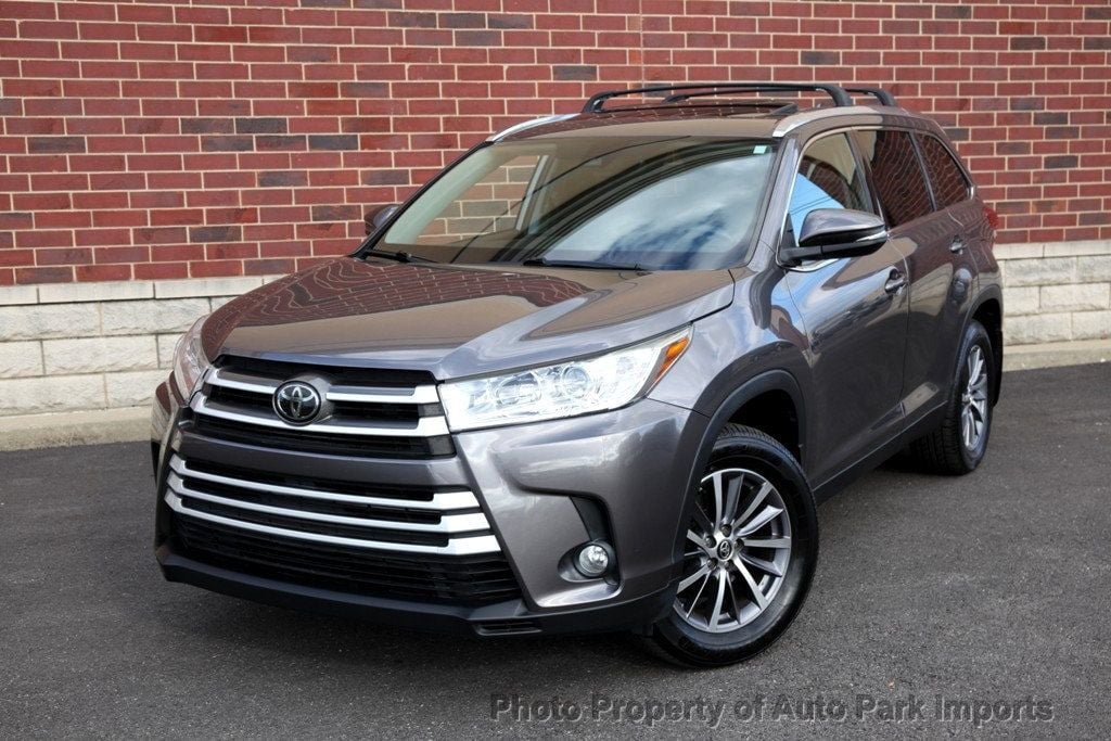 2019 Toyota Highlander XLE photo 2