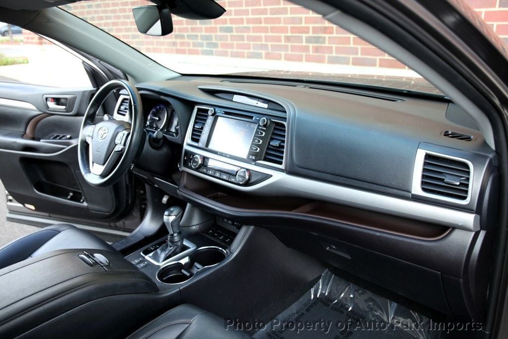2019 Toyota Highlander XLE photo 30