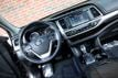 2019 Toyota Highlander XLE V6 AWD - 22843568 - 31