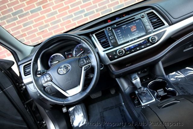 2019 Toyota Highlander XLE V6 AWD - 22843568 - 31