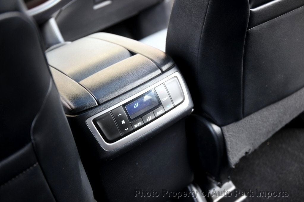 2019 Toyota Highlander XLE photo 38