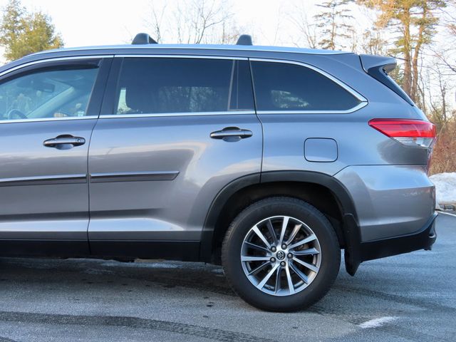 2019 Toyota Highlander XLE V6 AWD - 22967976 - 10