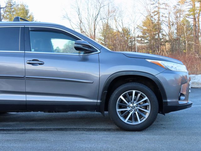 2019 Toyota Highlander XLE V6 AWD - 22967976 - 17