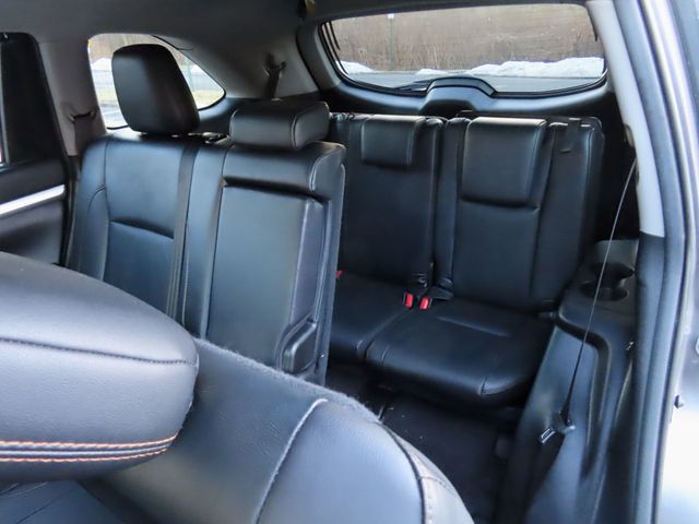 2019 Toyota Highlander XLE V6 AWD - 22967976 - 25