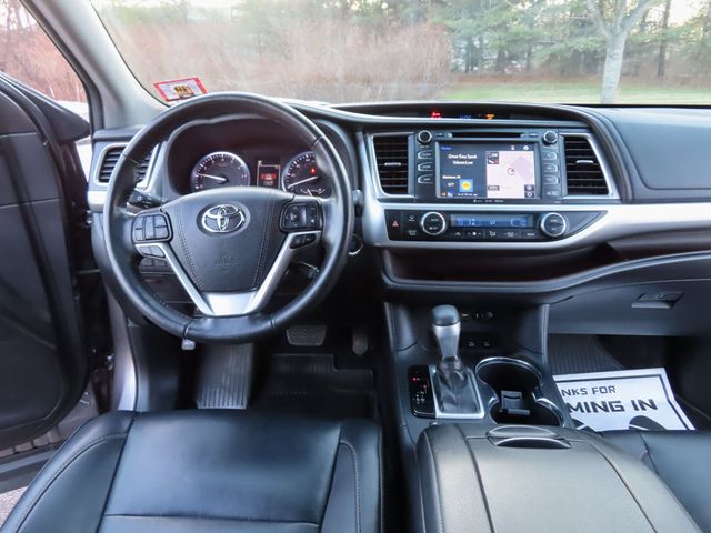 2019 Toyota Highlander XLE V6 AWD - 22967976 - 34