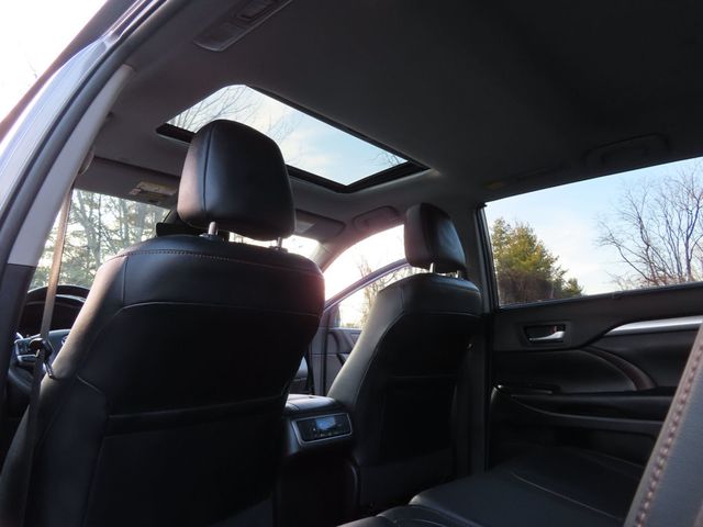 2019 Toyota Highlander XLE V6 AWD - 22967976 - 38