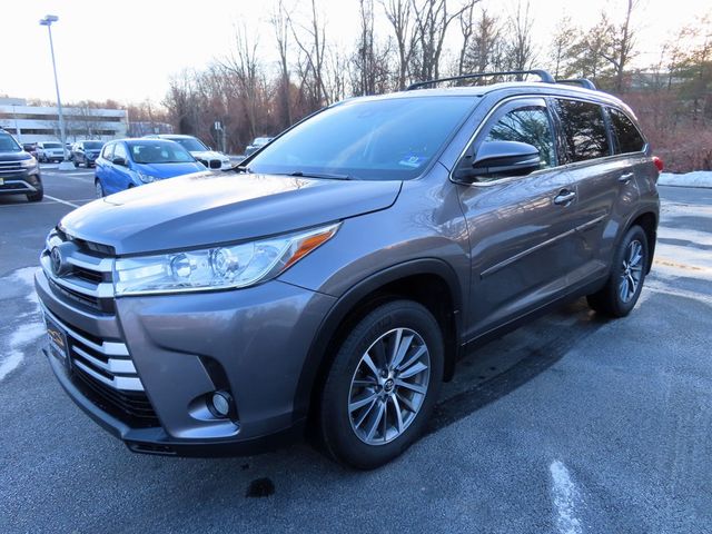2019 Toyota Highlander XLE V6 AWD - 22967976 - 3