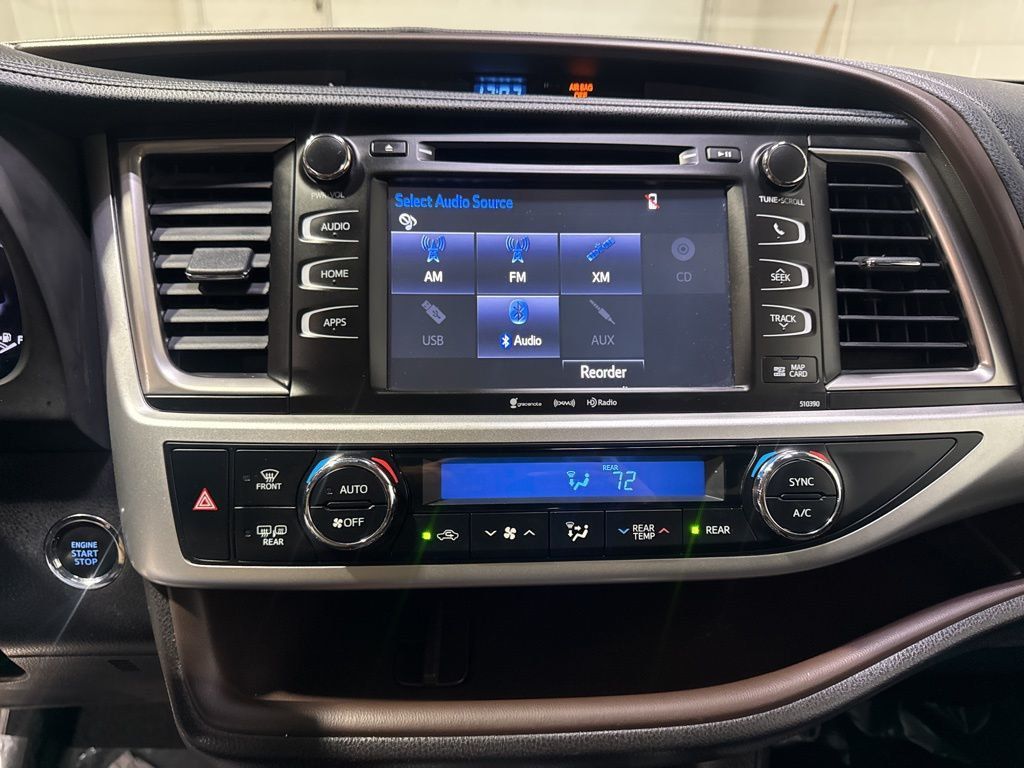 2019 Toyota Highlander XLE V6 AWD - 22994504 - 16