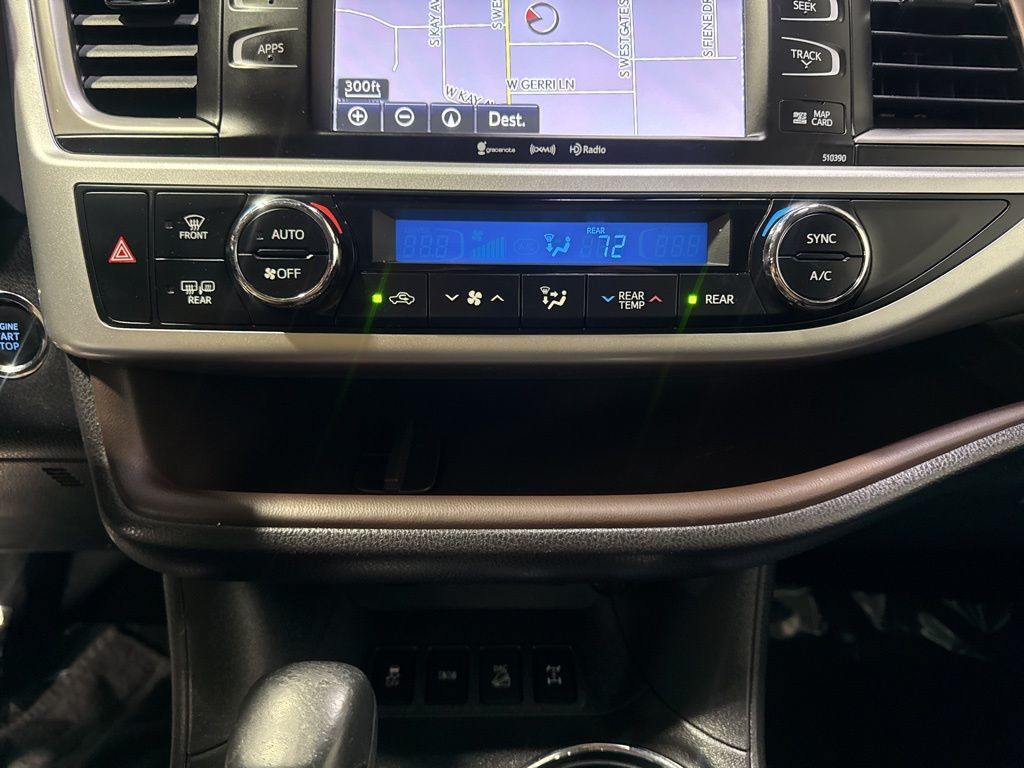 2019 Toyota Highlander XLE V6 AWD - 22994504 - 21