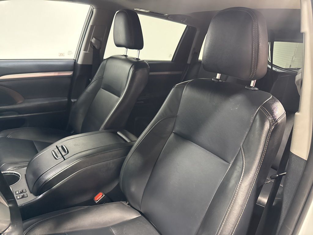 2019 Toyota Highlander XLE V6 AWD - 22994504 - 29