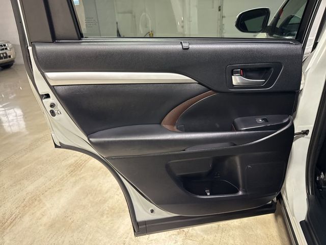 2019 Toyota Highlander XLE V6 AWD - 22994504 - 38