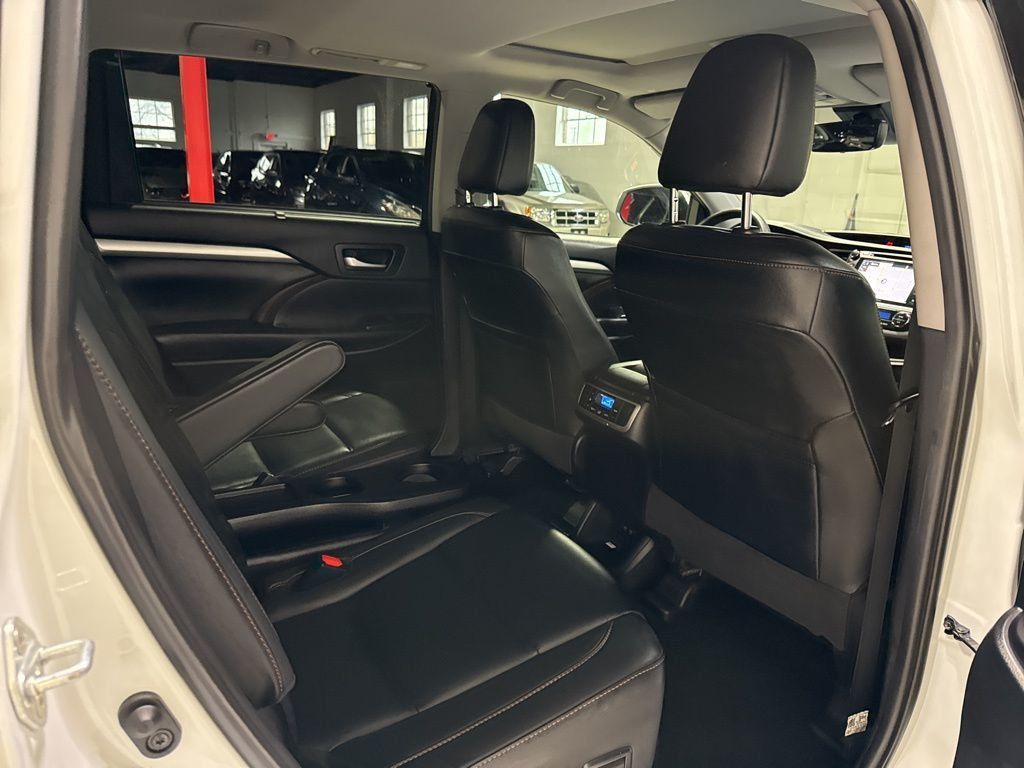 2019 Toyota Highlander XLE V6 AWD - 22994504 - 42
