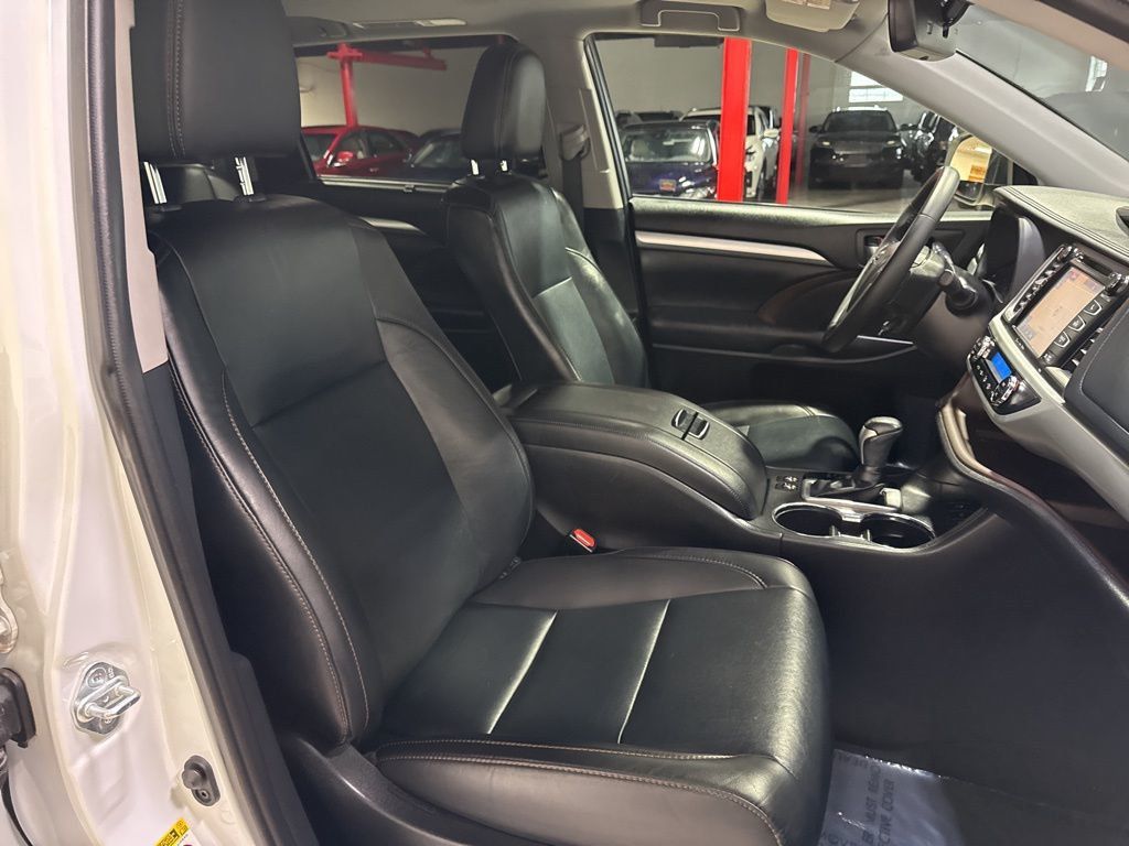 2019 Toyota Highlander XLE V6 AWD - 22994504 - 48