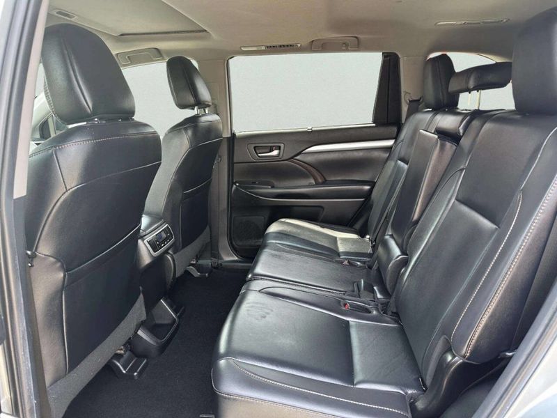 2019 Toyota Highlander XLE V6 AWD - 23049473 - 11