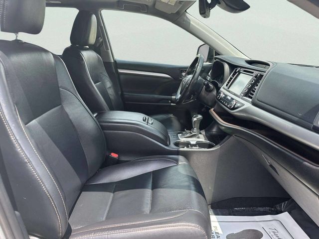 2019 Toyota Highlander XLE V6 AWD - 23049473 - 16