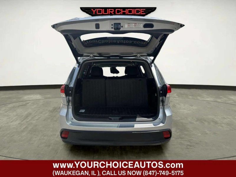 2019 Toyota Highlander XLE V6 AWD - 23049473 - 17