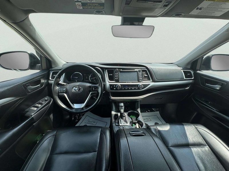 2019 Toyota Highlander XLE V6 AWD - 23049473 - 19