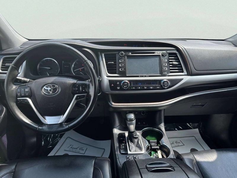 2019 Toyota Highlander XLE V6 AWD - 23049473 - 20
