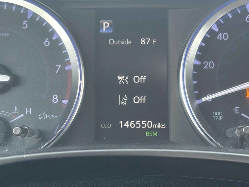 2019 Toyota Highlander XLE V6 AWD - 23049473 - 25