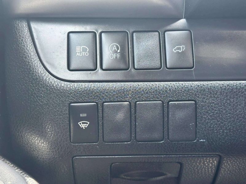 2019 Toyota Highlander XLE V6 AWD - 23049473 - 28