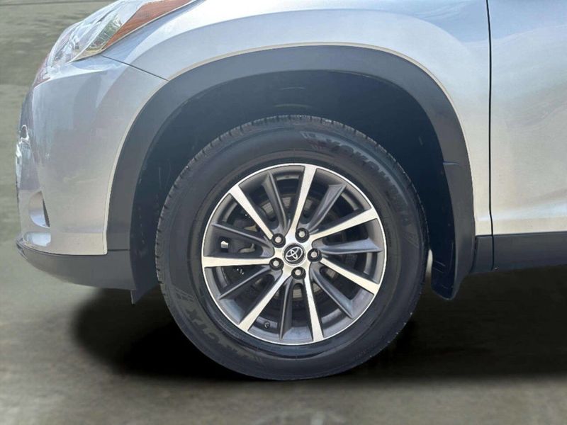 2019 Toyota Highlander XLE V6 AWD - 23049473 - 38