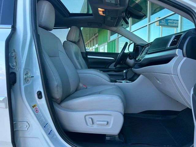 2019 Toyota Highlander XLE V6 AWD - 22958097 - 18