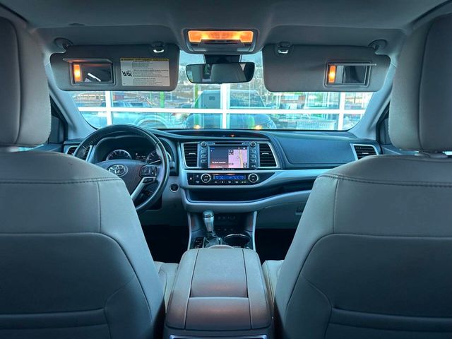 2019 Toyota Highlander XLE V6 AWD - 22958097 - 21