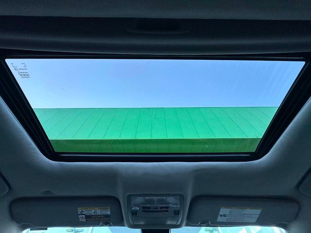 2019 Toyota Highlander XLE V6 AWD - 22958097 - 26