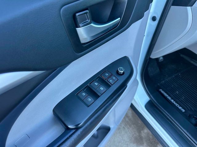 2019 Toyota Highlander XLE V6 AWD - 22958097 - 30