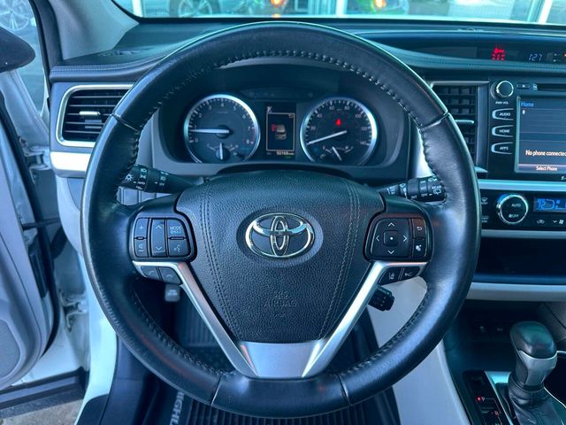 2019 Toyota Highlander XLE V6 AWD - 22958097 - 32