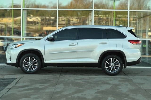2019 Toyota Highlander XLE V6 AWD - 22958097 - 3