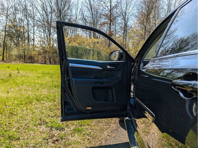 2019 Toyota Highlander XLE V6 AWD - 23007998 - 9