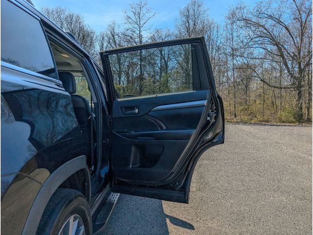 2019 Toyota Highlander XLE V6 AWD - 23007998 - 11
