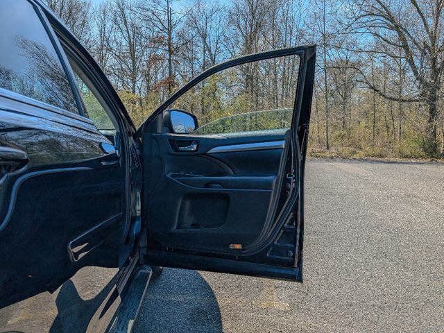 2019 Toyota Highlander XLE V6 AWD - 23007998 - 12