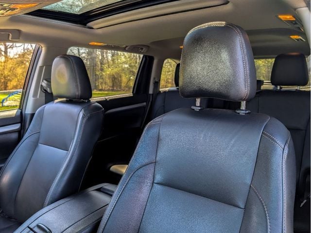 2019 Toyota Highlander XLE V6 AWD - 23007998 - 16