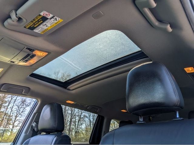 2019 Toyota Highlander XLE V6 AWD - 23007998 - 17