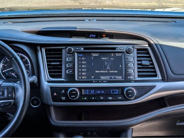 2019 Toyota Highlander XLE V6 AWD - 23007998 - 21