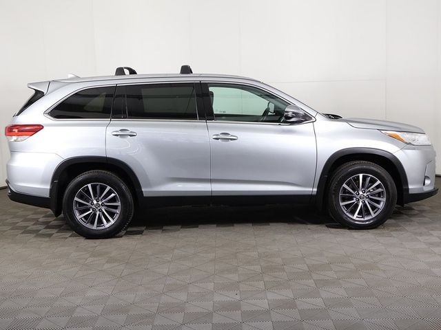 2019 Toyota Highlander XLE V6 AWD - 22937764 - 18