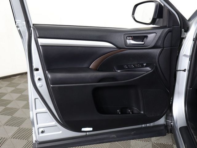 2019 Toyota Highlander XLE V6 AWD - 22937764 - 24