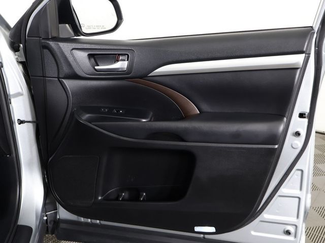 2019 Toyota Highlander XLE V6 AWD - 22937764 - 25