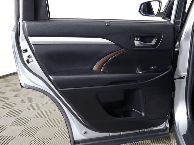 2019 Toyota Highlander XLE V6 AWD - 22937764 - 26