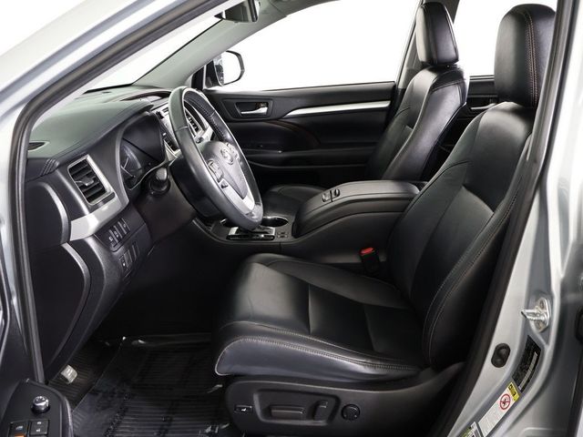 2019 Toyota Highlander XLE V6 AWD - 22937764 - 30